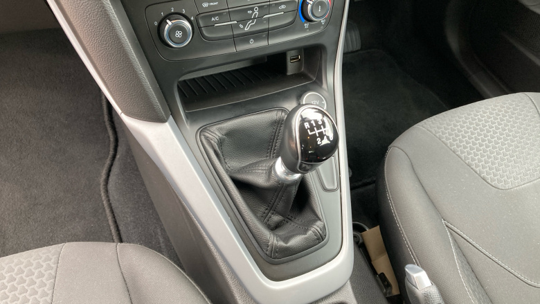 Ford Focus 1.0 EcoBoost 125 Zetec 5dr Petrol Hatchback
